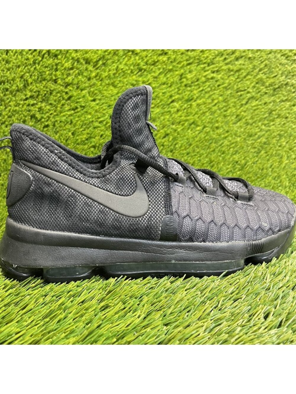 Nike KD 9 Boys Size 7Y Triple Black Athletic Basketball Running Shoes Sneakers